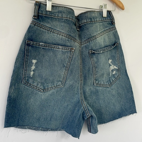 Vanilla Star 90s Straight Jean Blue Distressed High Waisted Denim Short 26/3 - Picture 12 of 17